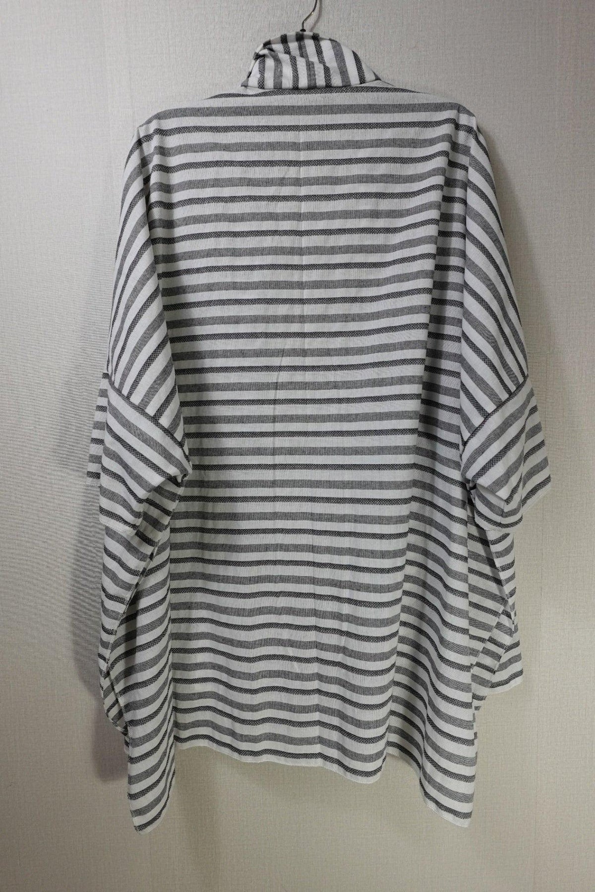 (No Label), Cardigan/Light Layer, xl/2x (No Label) Cardigan/Light Layer More To Love Consignment