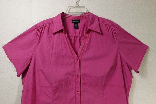 Lane Bryant, Short Sleeved Top, 26/28 Lane Bryant Short Sleeved Top More To Love Consignment