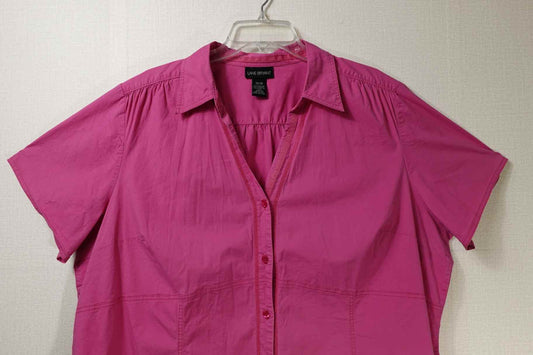 Lane Bryant, Short Sleeved Top, 26/28 Lane Bryant Short Sleeved Top More To Love Consignment