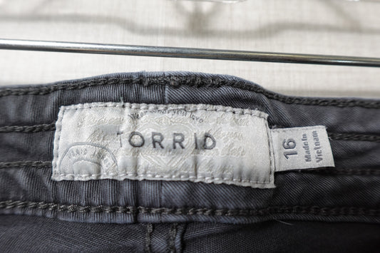 Torrid, Shorts Bermuda, 16
