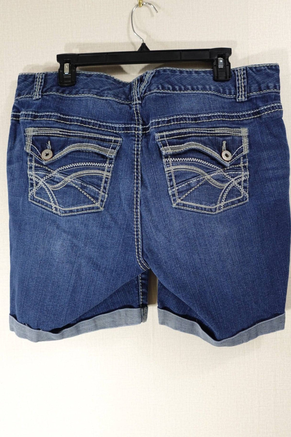 Maurices, Shorts, 18 Maurices Shorts More To Love Consignment