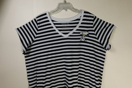 Peanuts, T-Shirt Shorts Sleeve, 4X Peanuts T-Shirt Shorts Sleeve More To Love Consignment