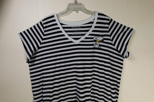 Peanuts, T-Shirt Shorts Sleeve, 4X Peanuts T-Shirt Shorts Sleeve More To Love Consignment