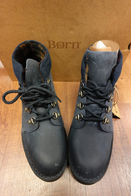 Born, Boots, 11 Womens