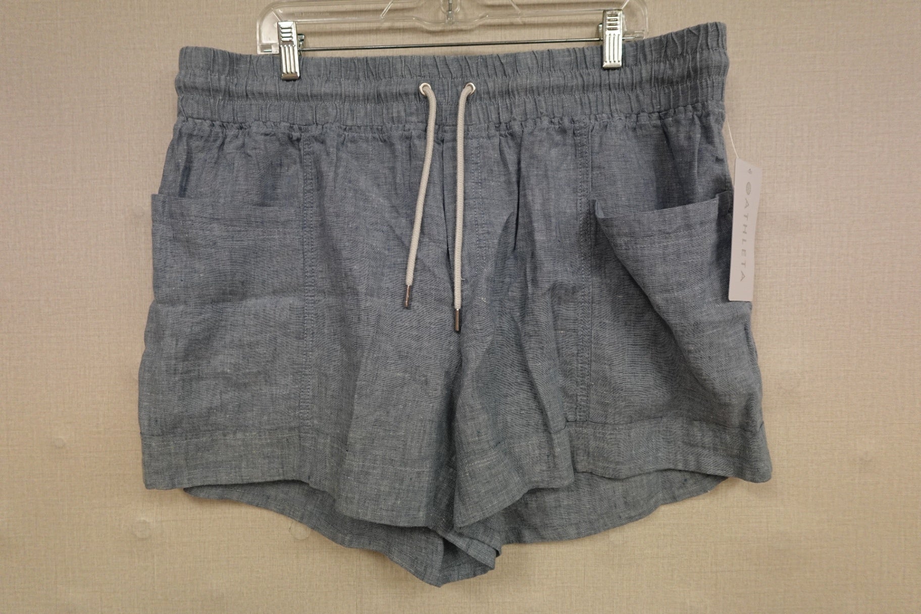 Athleta, Shorts, 18