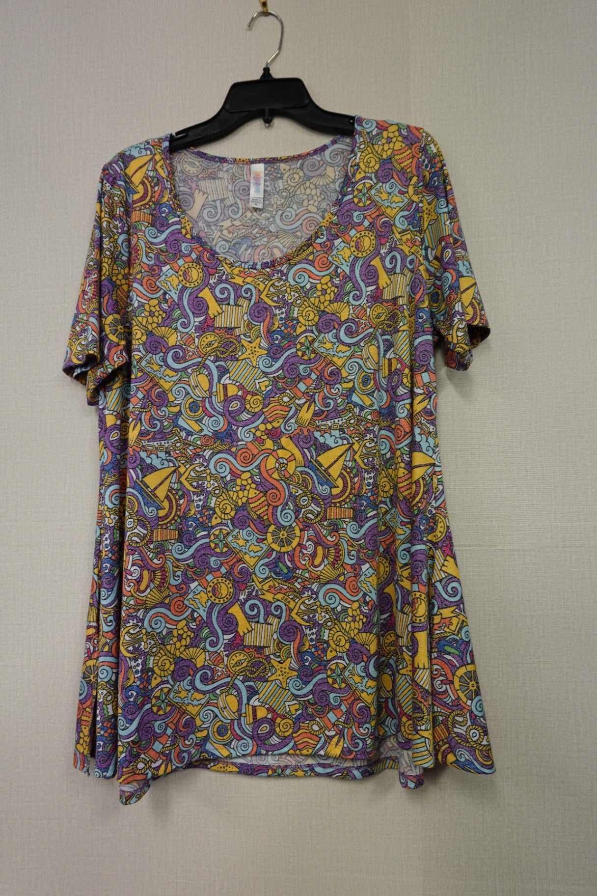 Lularoe, SHORT SLEEVED TOP, XL