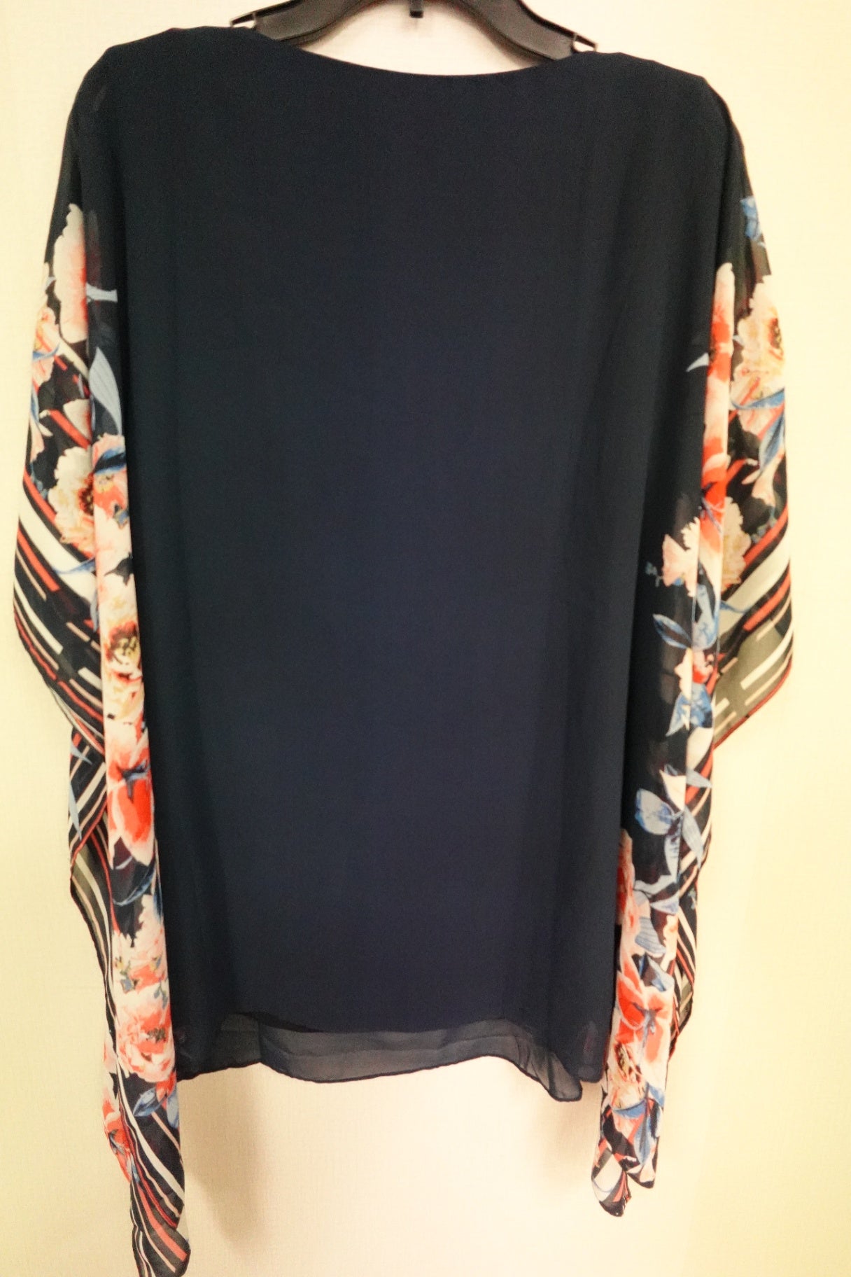 Avenue, Kaftan, 20