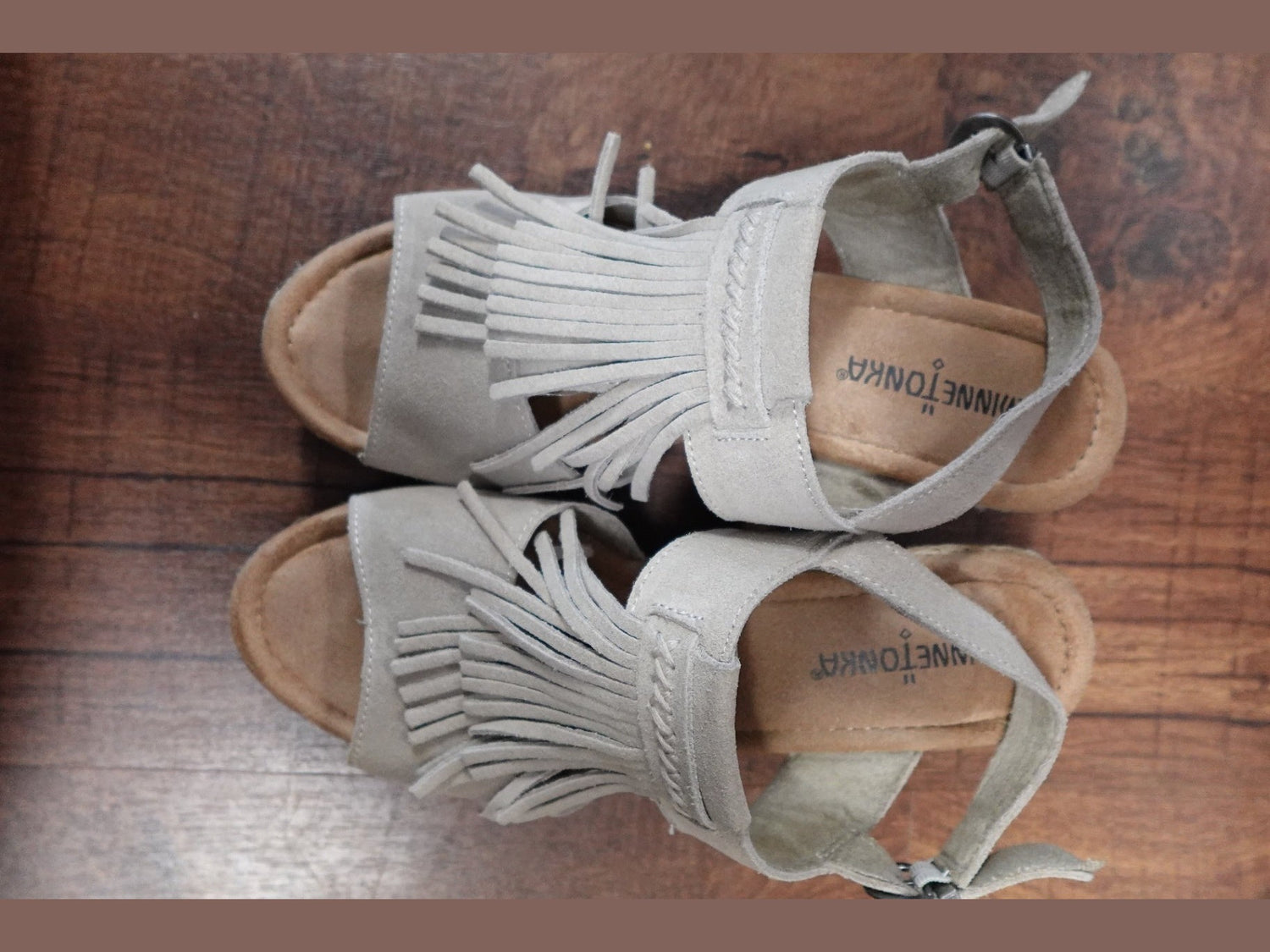 Minnetonka, Shoes- Sandals, 9