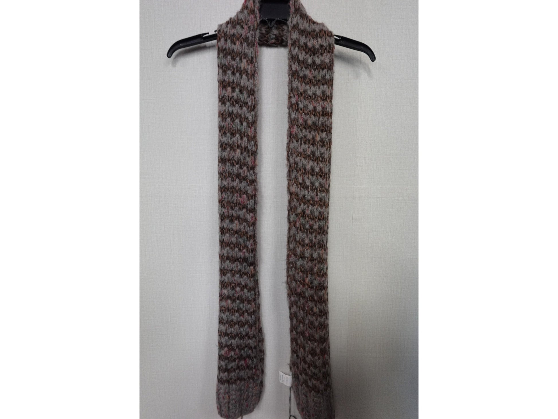 Flo Reiza, Scarf, long- Condition: New with tags