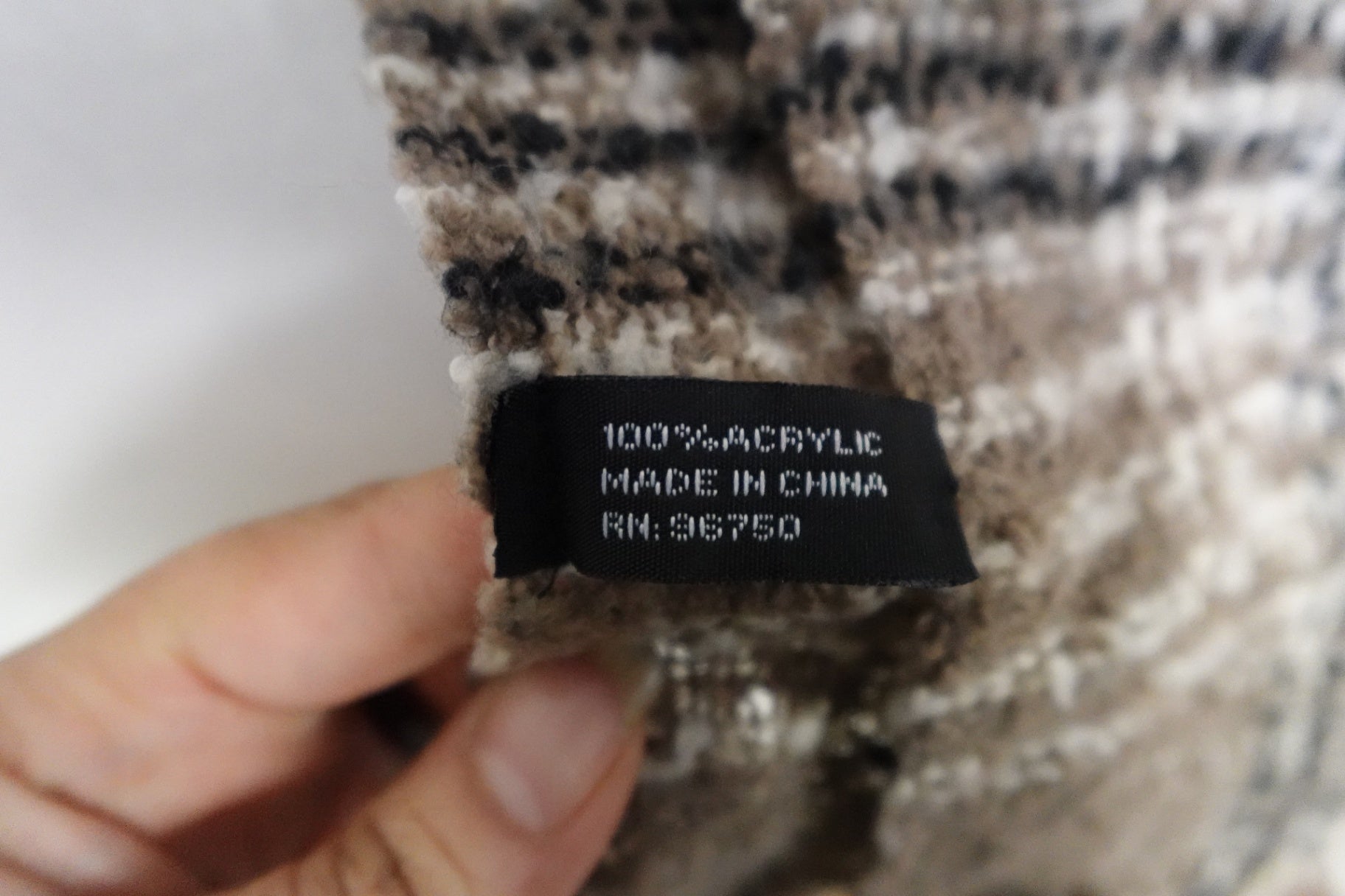 , Scarve, Oversize- Condition: Very Good