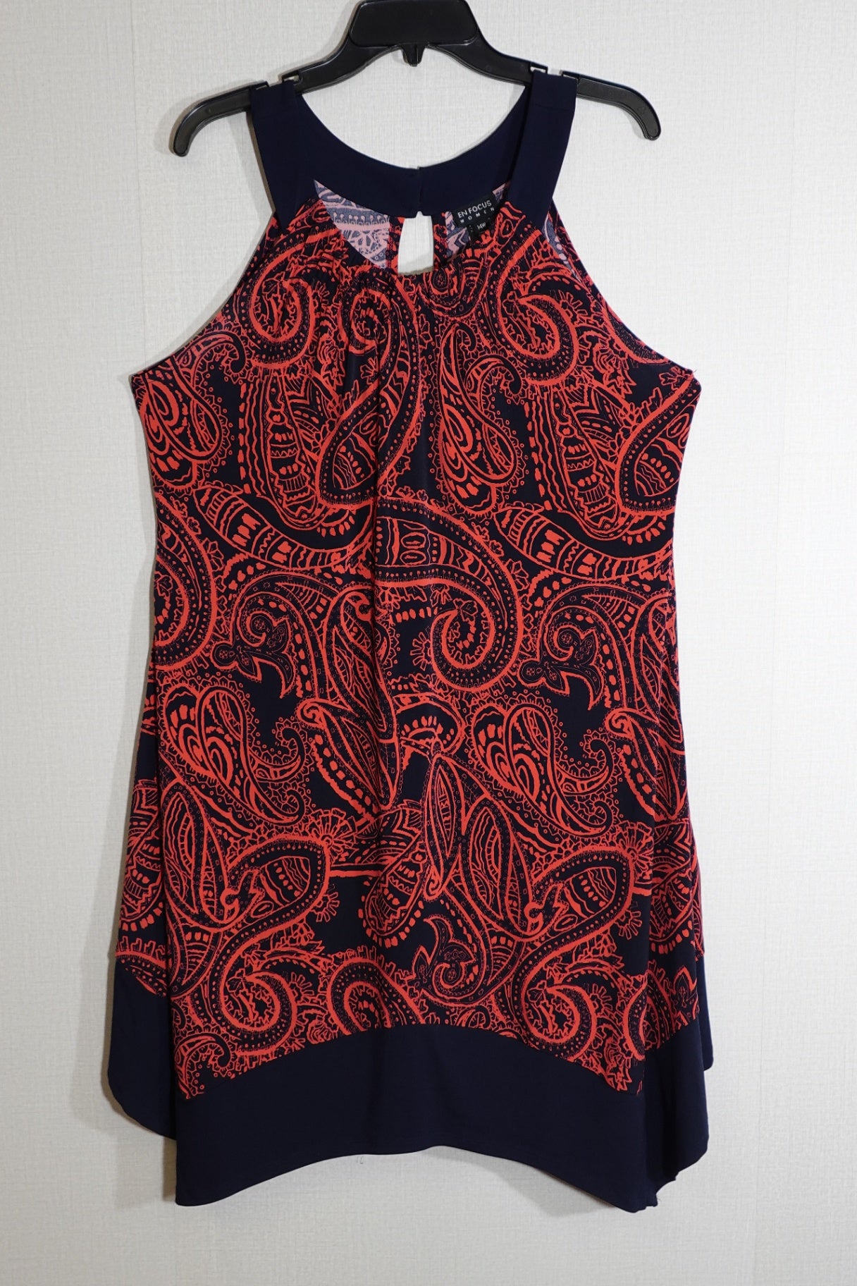 En Focus, Dress, 14W