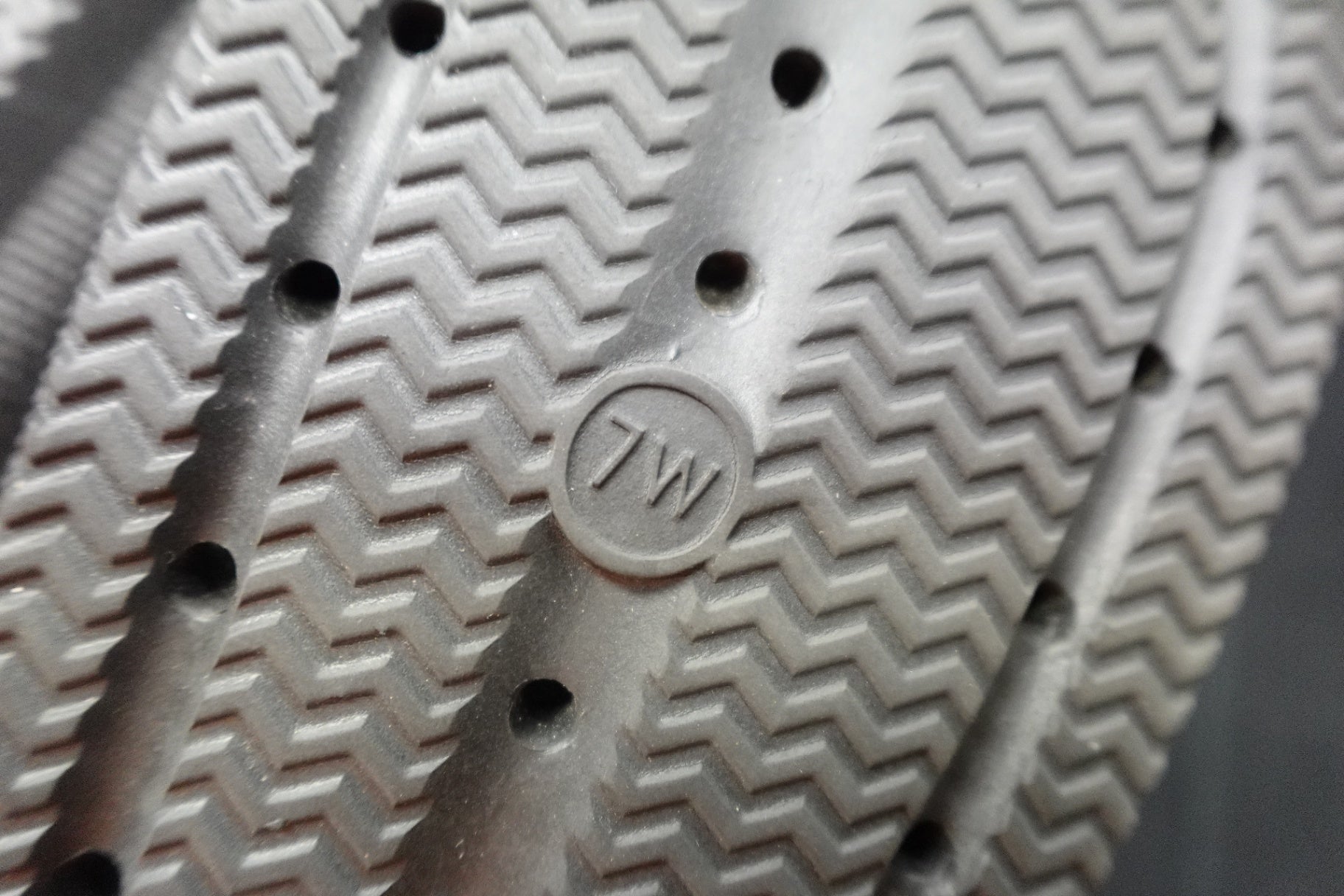 nobo, Shoe: slides, 7W