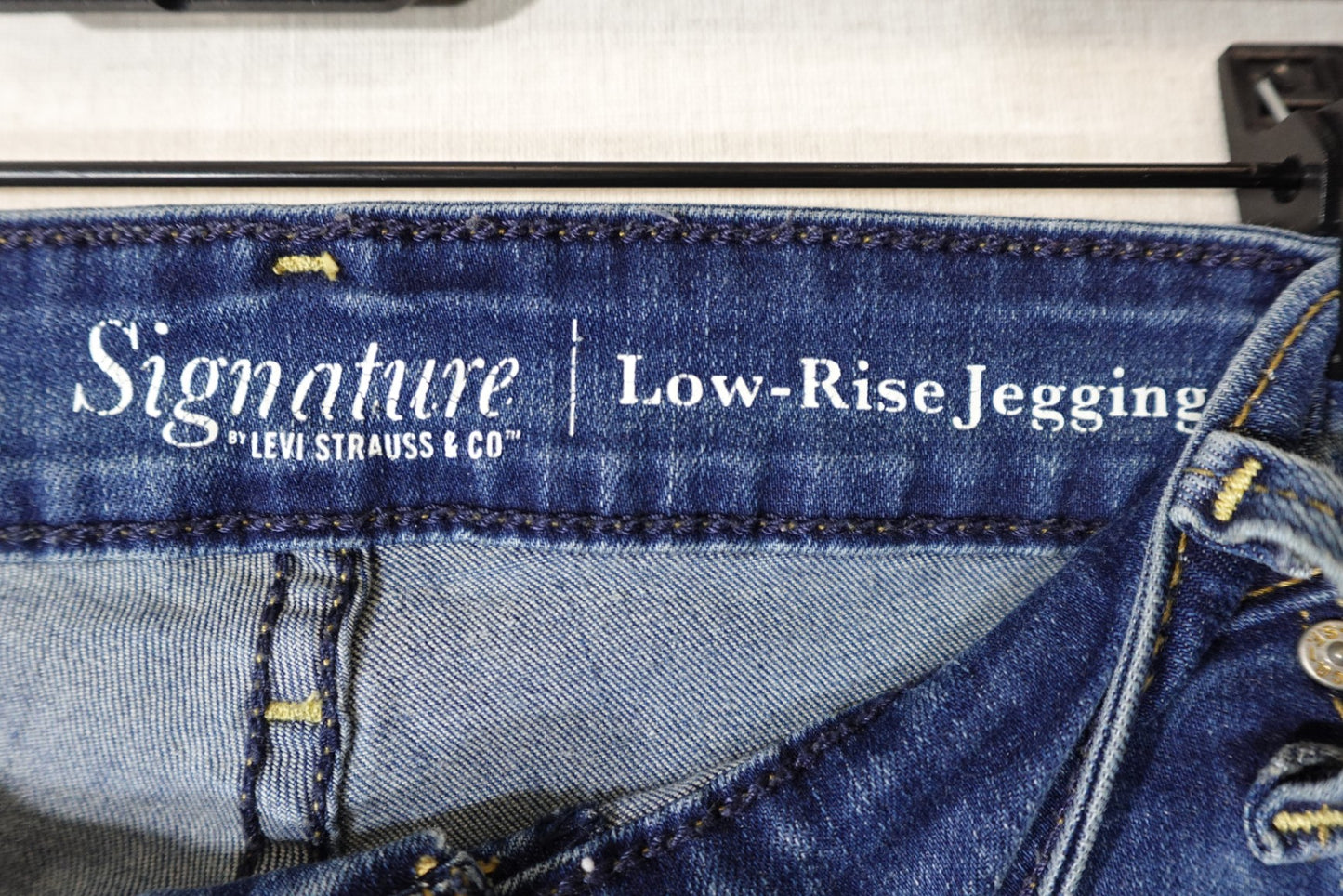 Signature (Levi Strauss), JEANS, 22W
