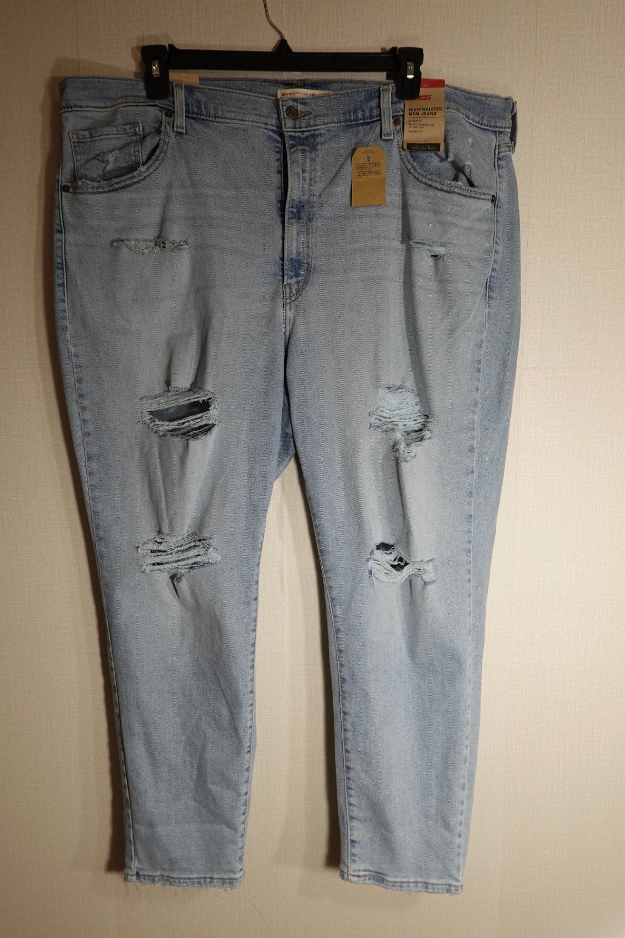 Levis, NEW JEANS High-Waisted MOM Jeans, 22W