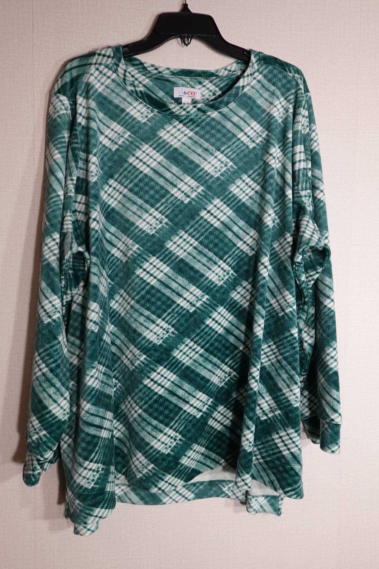 D&CO, Pajama Set, 2X (pants) 3X (tops)