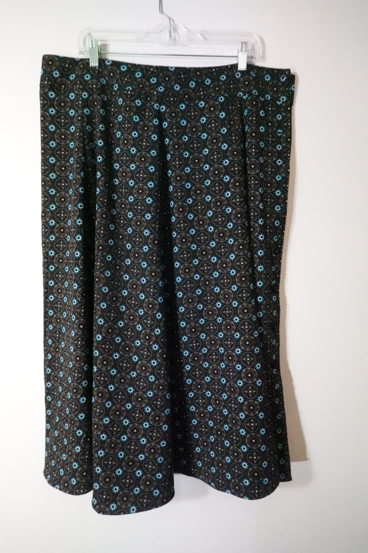 Christopher Banks, Skirt , 16