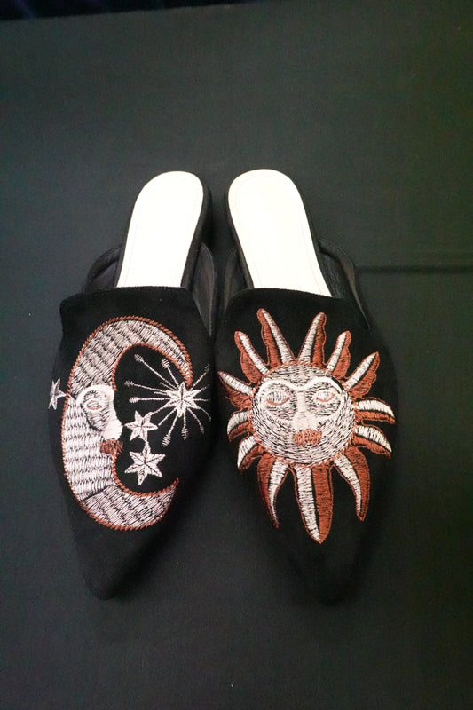 (No Label) , Slippers, 42 (10/11)