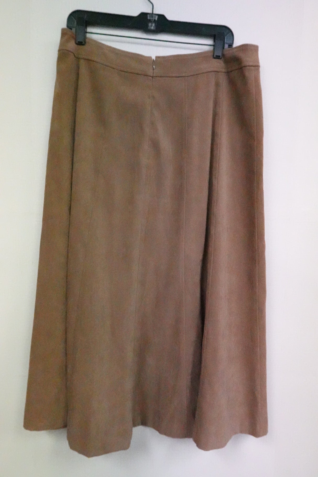 Christopher Banks, Skirt , 16