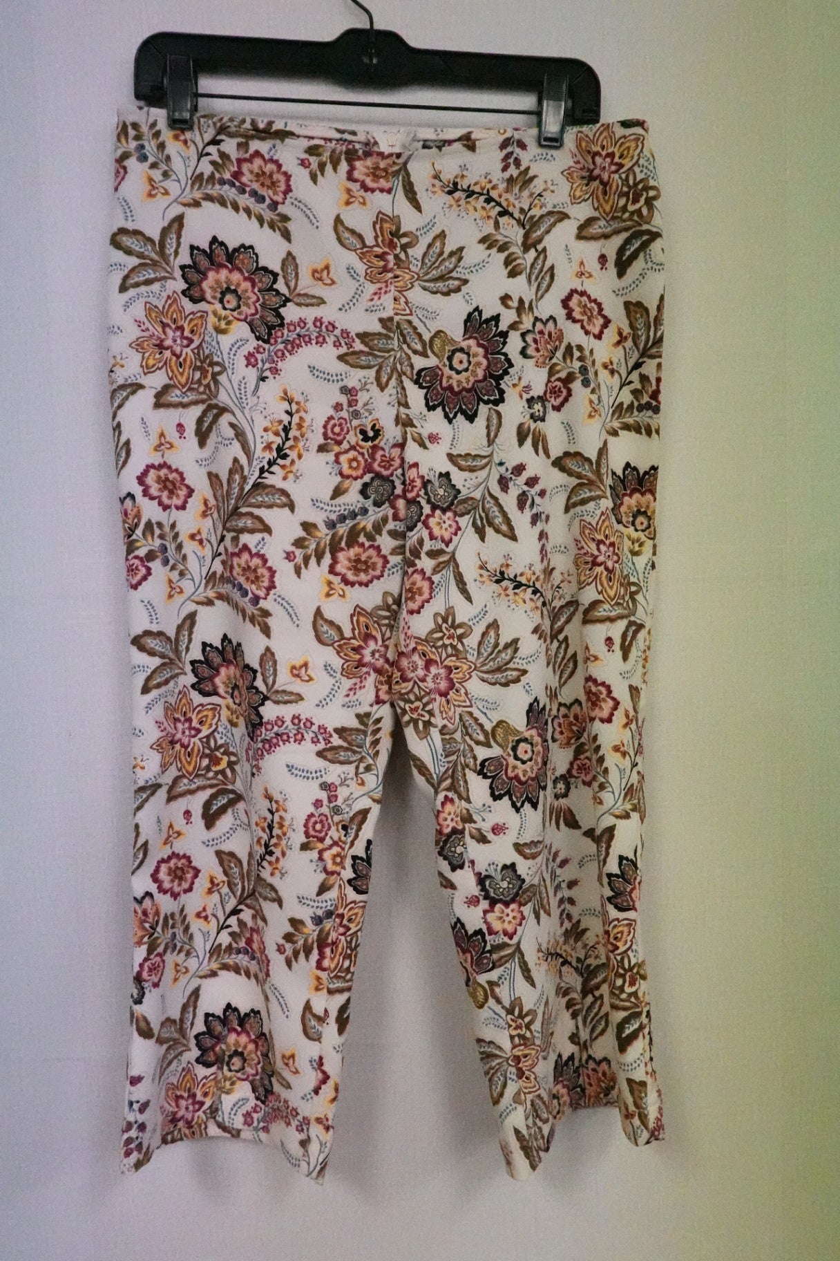(No Label), Cropped Pants, L