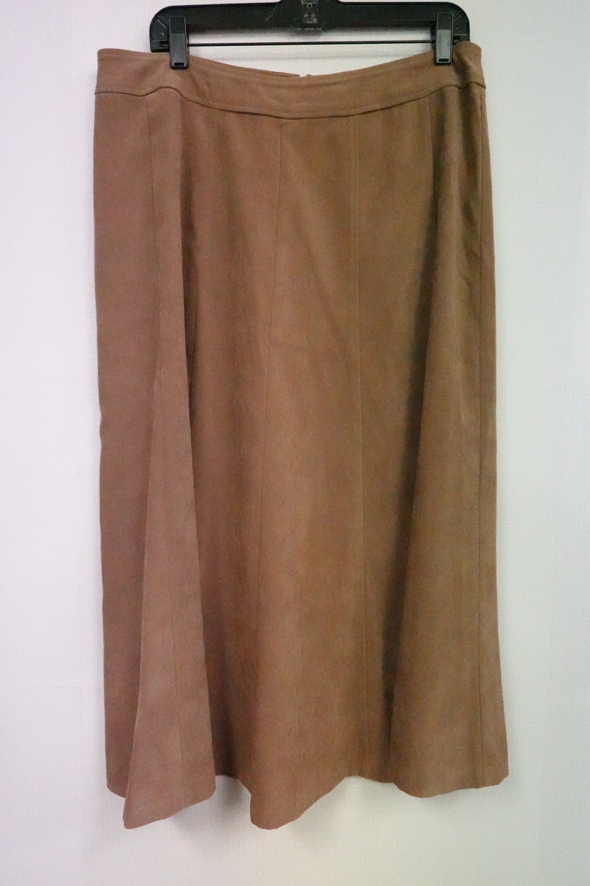 Christopher Banks, Skirt , 16