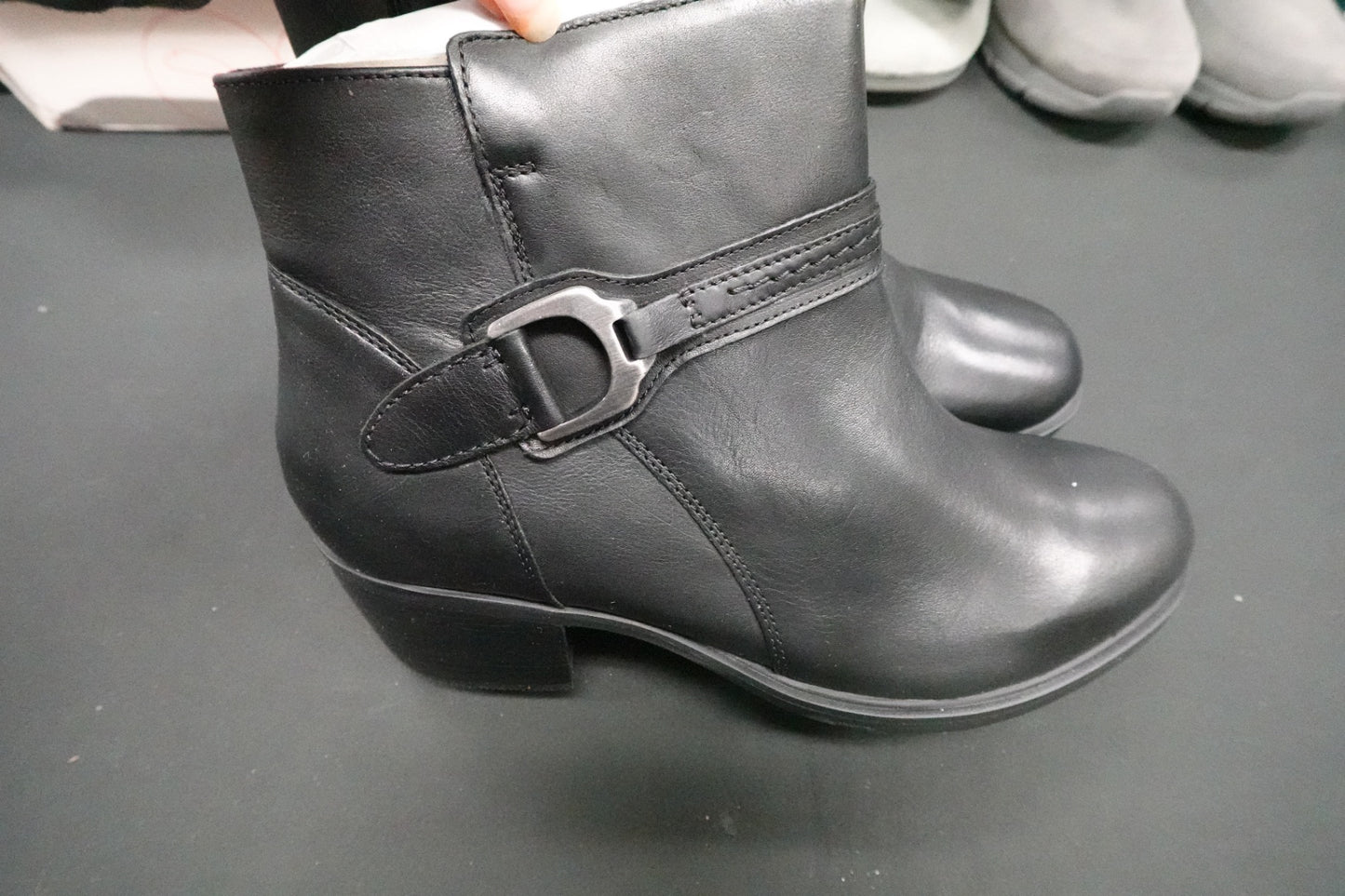 CLARKS, NEW Ankle Boots, 11W