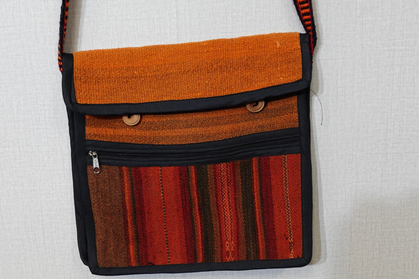 World Finds (Fairtrade), NEW Handbag, Large