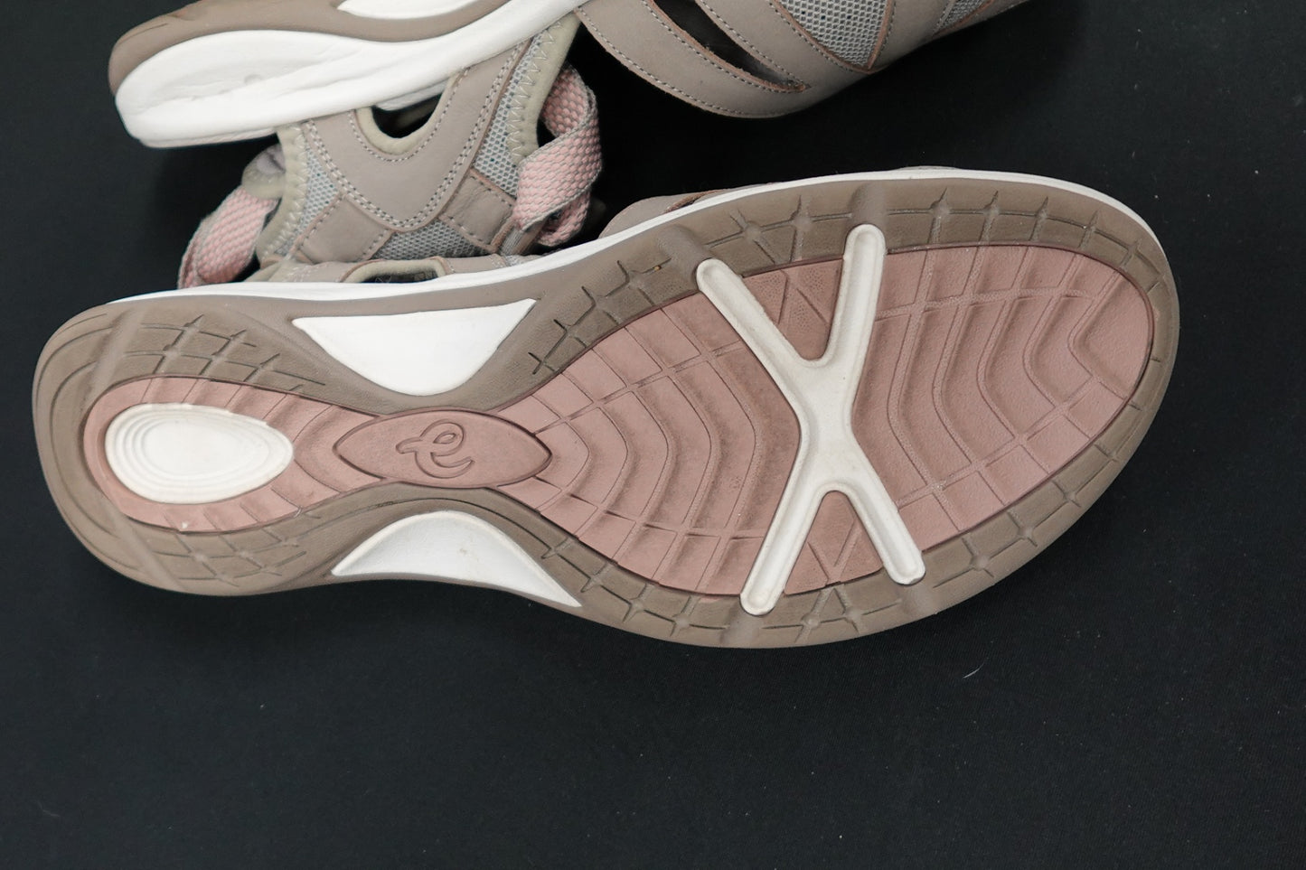 Easy Spirit, Sandels, 11