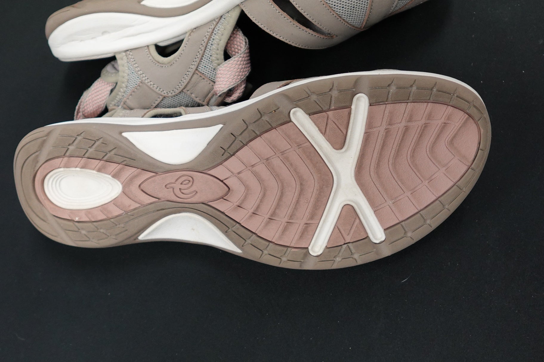 Easy Spirit, Sandels, 11