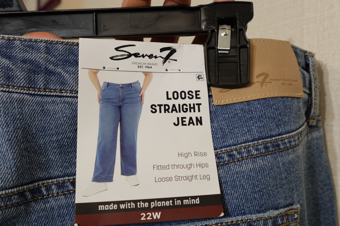 Seven7, New Jeans Loose Straight, 22W