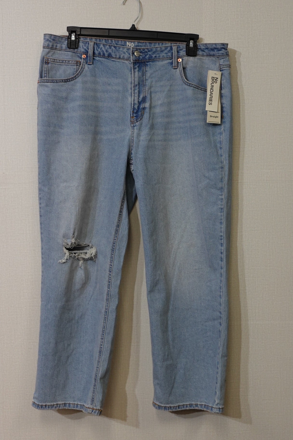 No Boundaries, NEW Jeans: Straight, 20 Short
