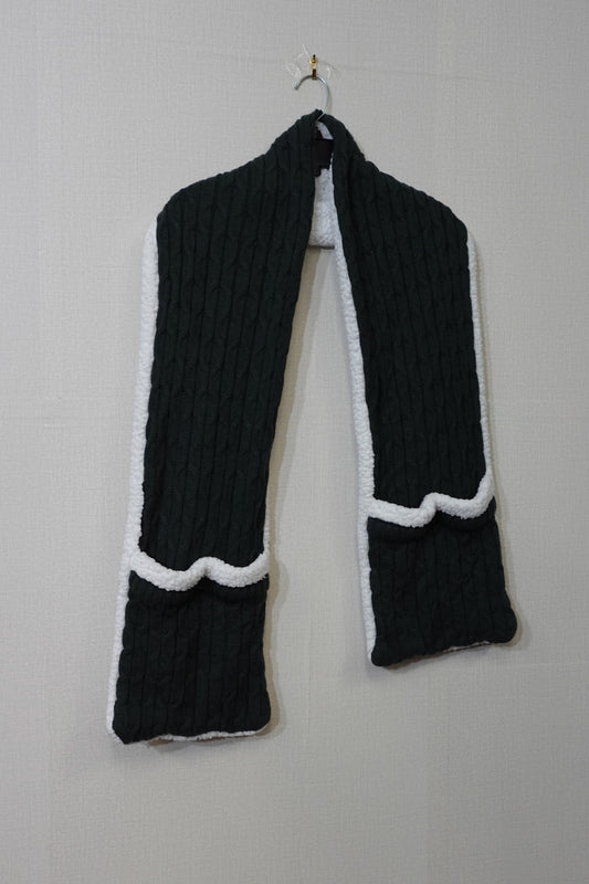 No label, Pocket Scarve, wide w/pockets