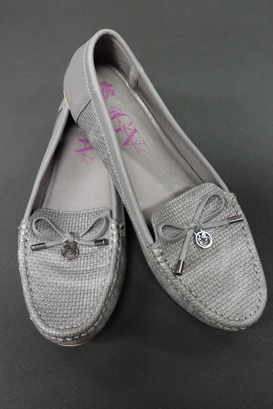 Gloria Vanderbilt, Shoes- Loafers, Size 8
