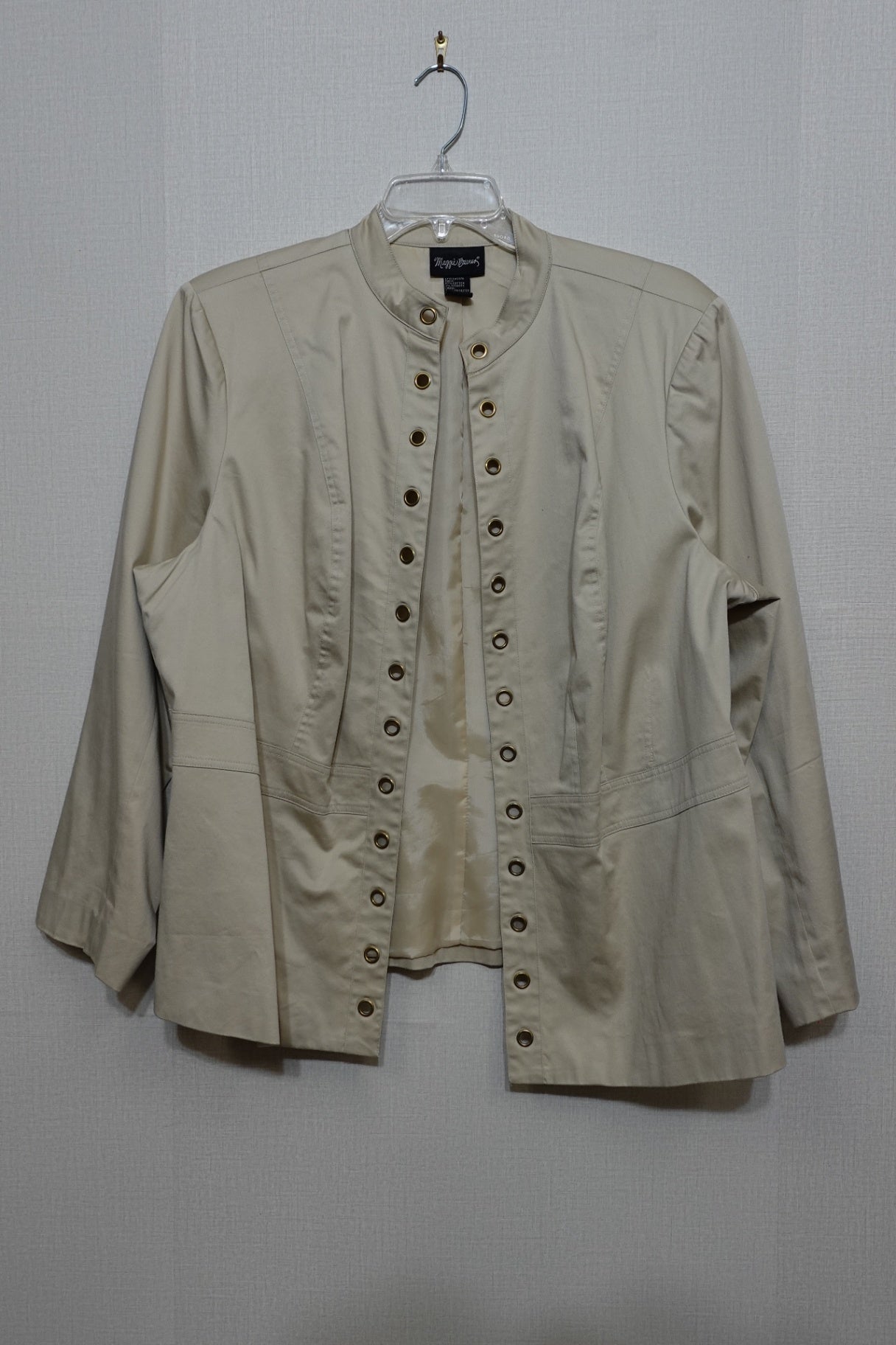 Maggie Barnes, Light Jacket, Size 2X