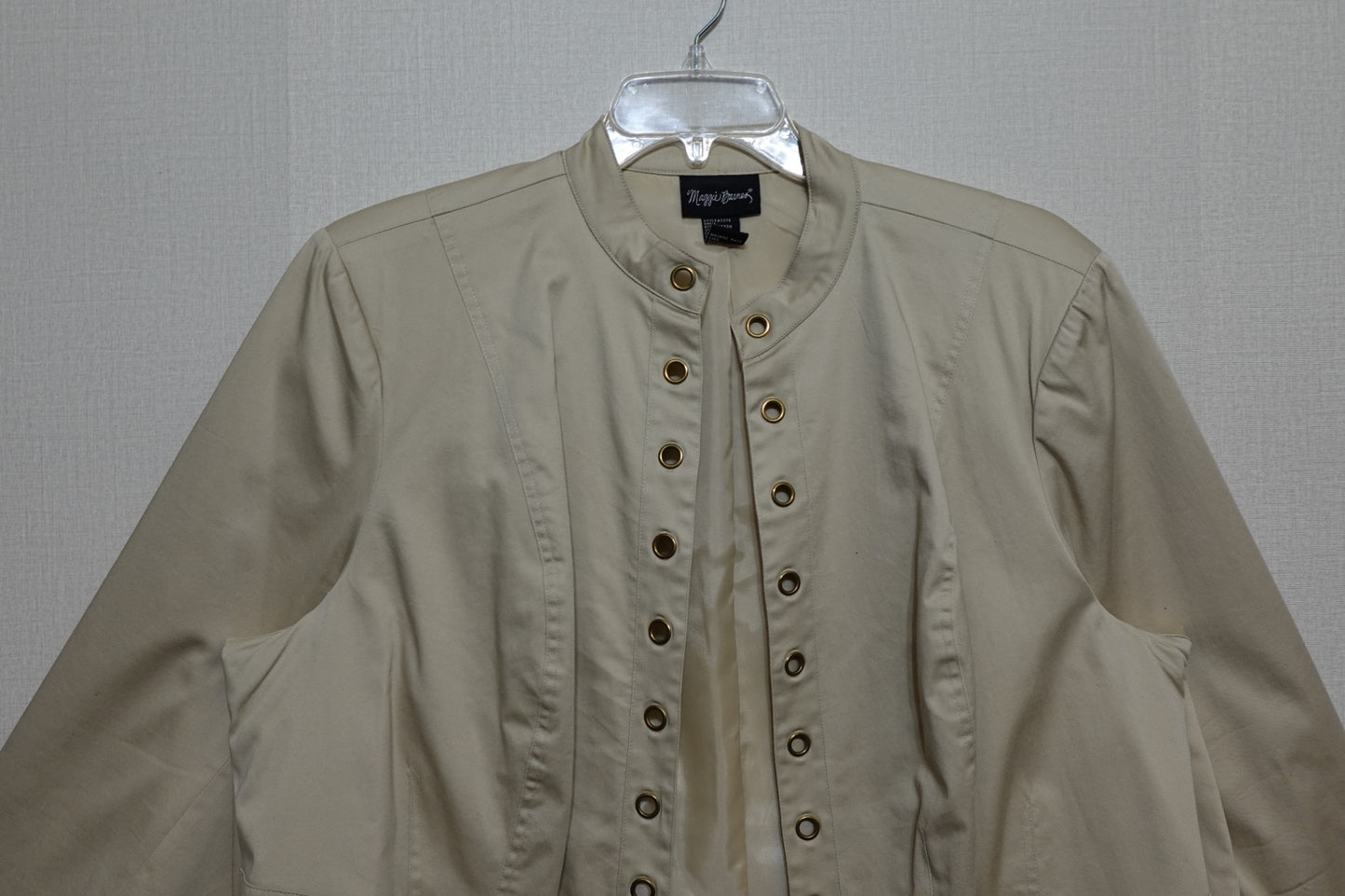 Maggie Barnes, Light Jacket, Size 2X