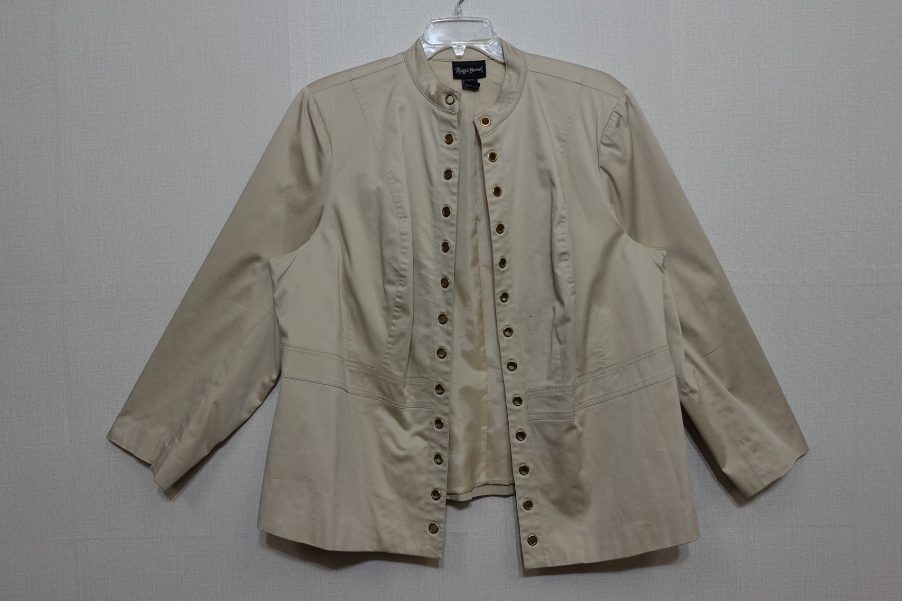 Maggie Barnes, Light Jacket, Size 2X
