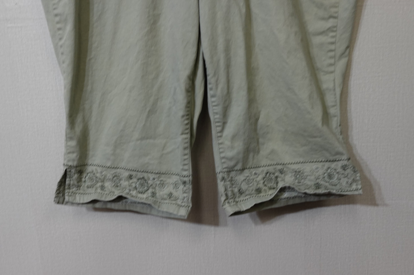 Gloria Vanderbilt, Capris, Size 22W