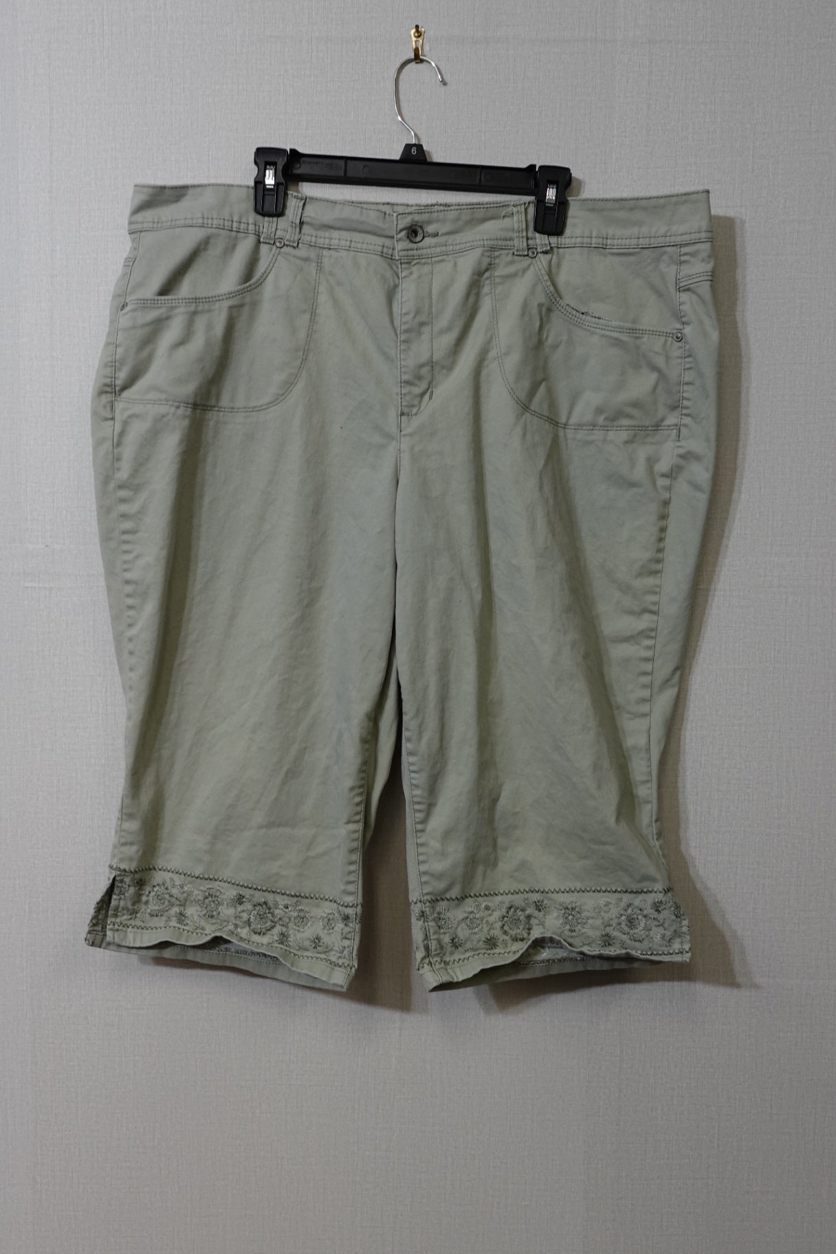 Gloria Vanderbilt, Capris, Size 22W