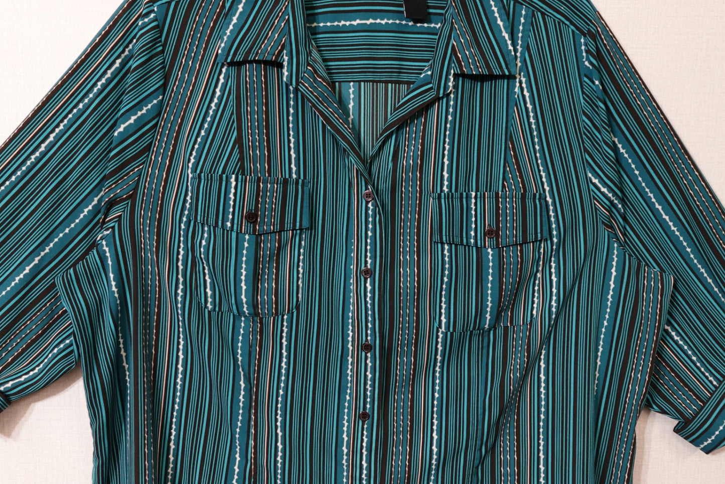 Maggie Barnes, Short sleeve top button down, Size 22/24W