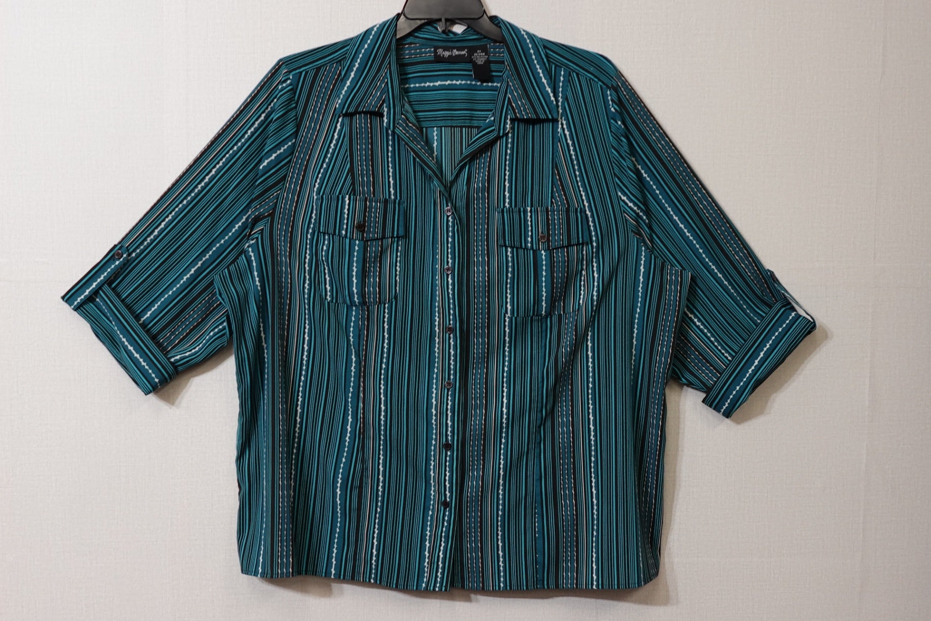 Maggie Barnes, Short sleeve top button down, Size 22/24W