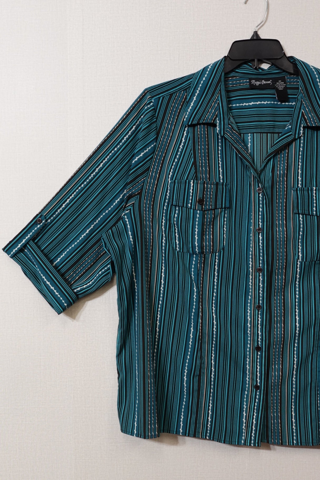 Maggie Barnes, Short sleeve top button down, Size 22/24W