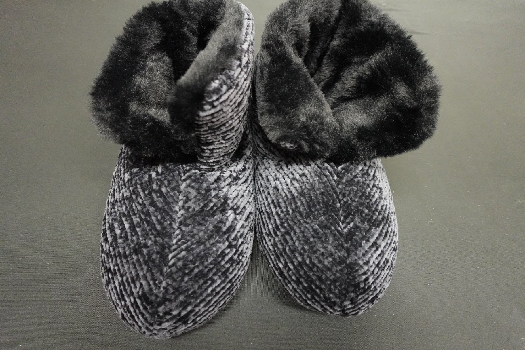 Cabernet, Fuzzy Slipper Boots, Size 9/10