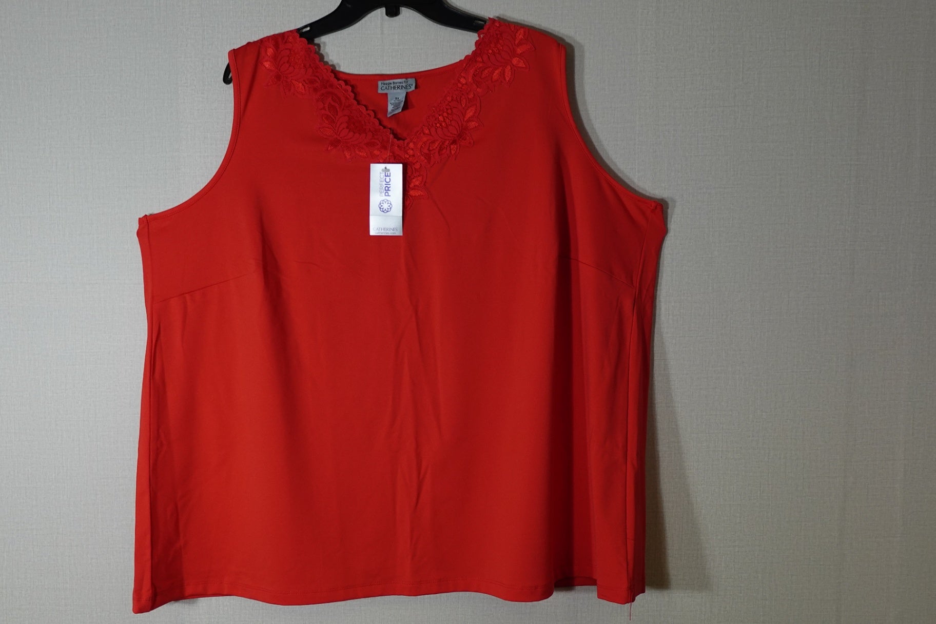 Maggie Barnes For Catherines, New sleeveless top, Size 28.28W