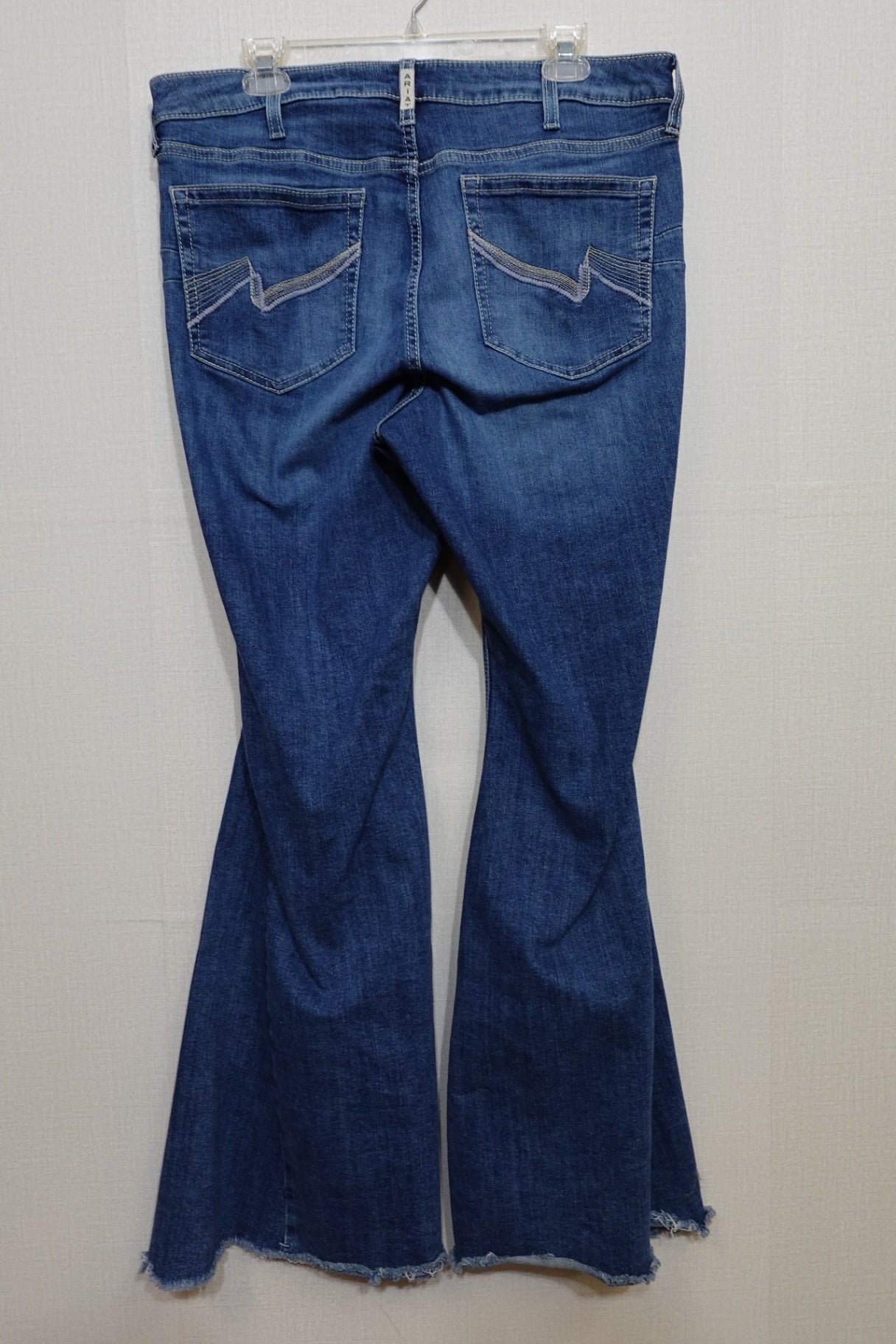ARIAT, Bell Bottom Jeans, Size 14/16R Label 33R