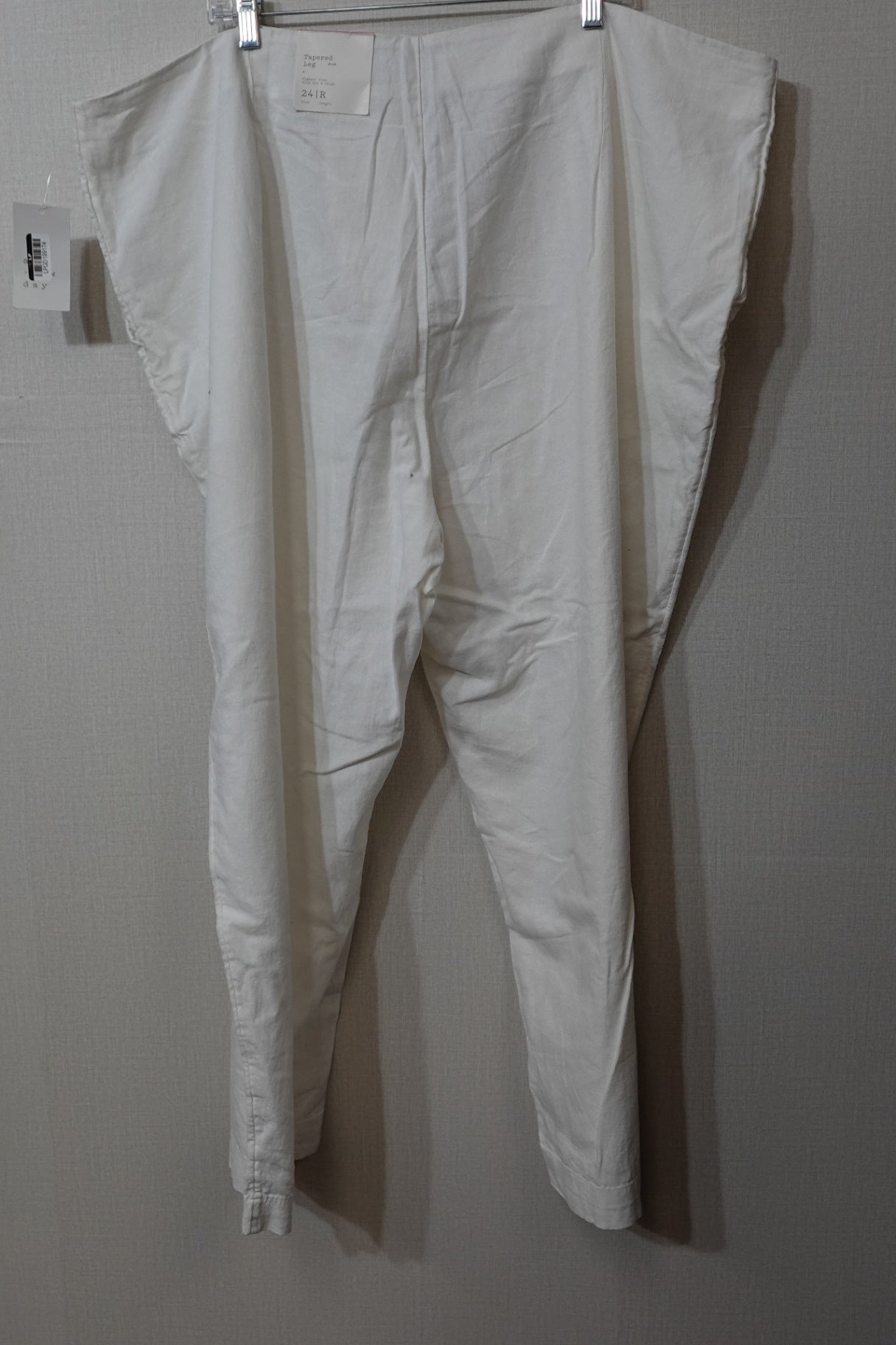 A new day, New Pants Tapered Leg, Size 24