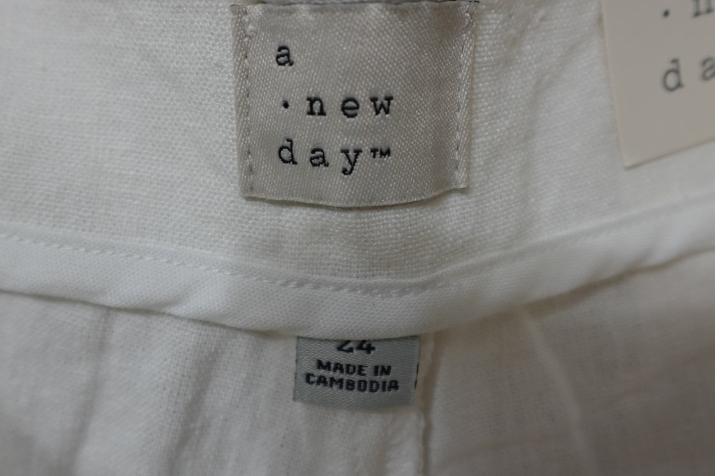 A new day, New Pants Tapered Leg, Size 24