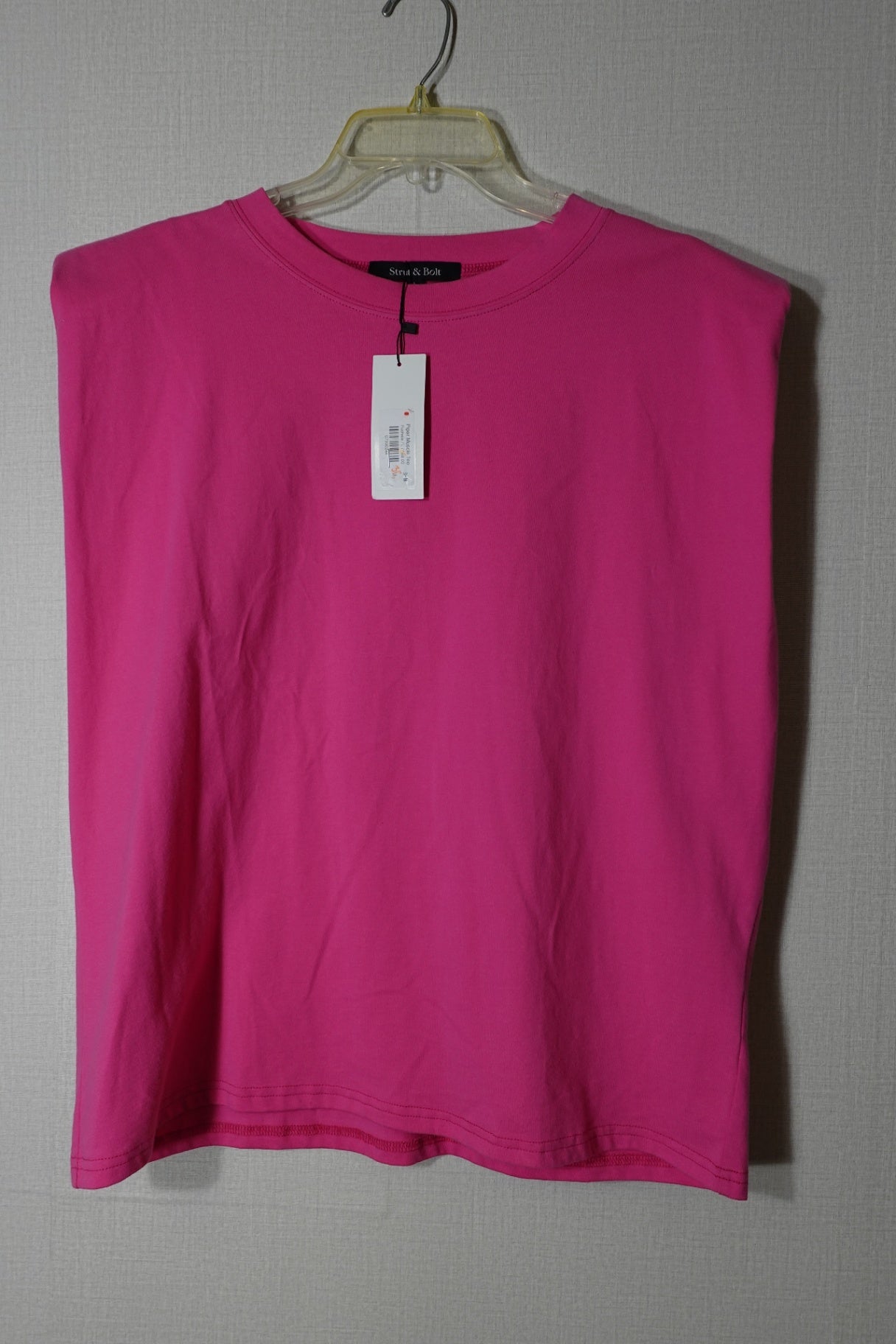 Strut & bolt, Sleeveless top, Size L
