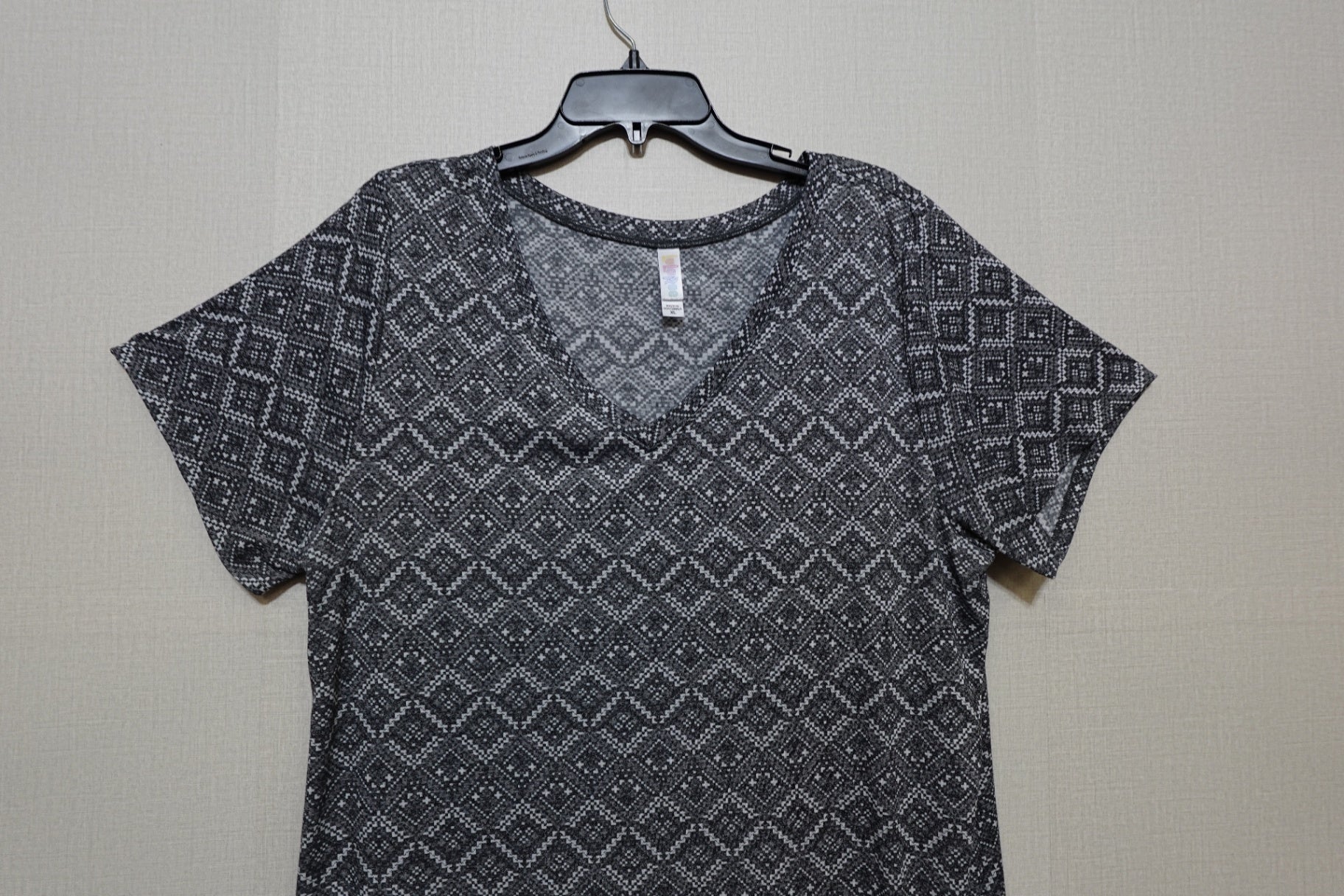 Lularoe, Shorts Sleeve top , Size XL