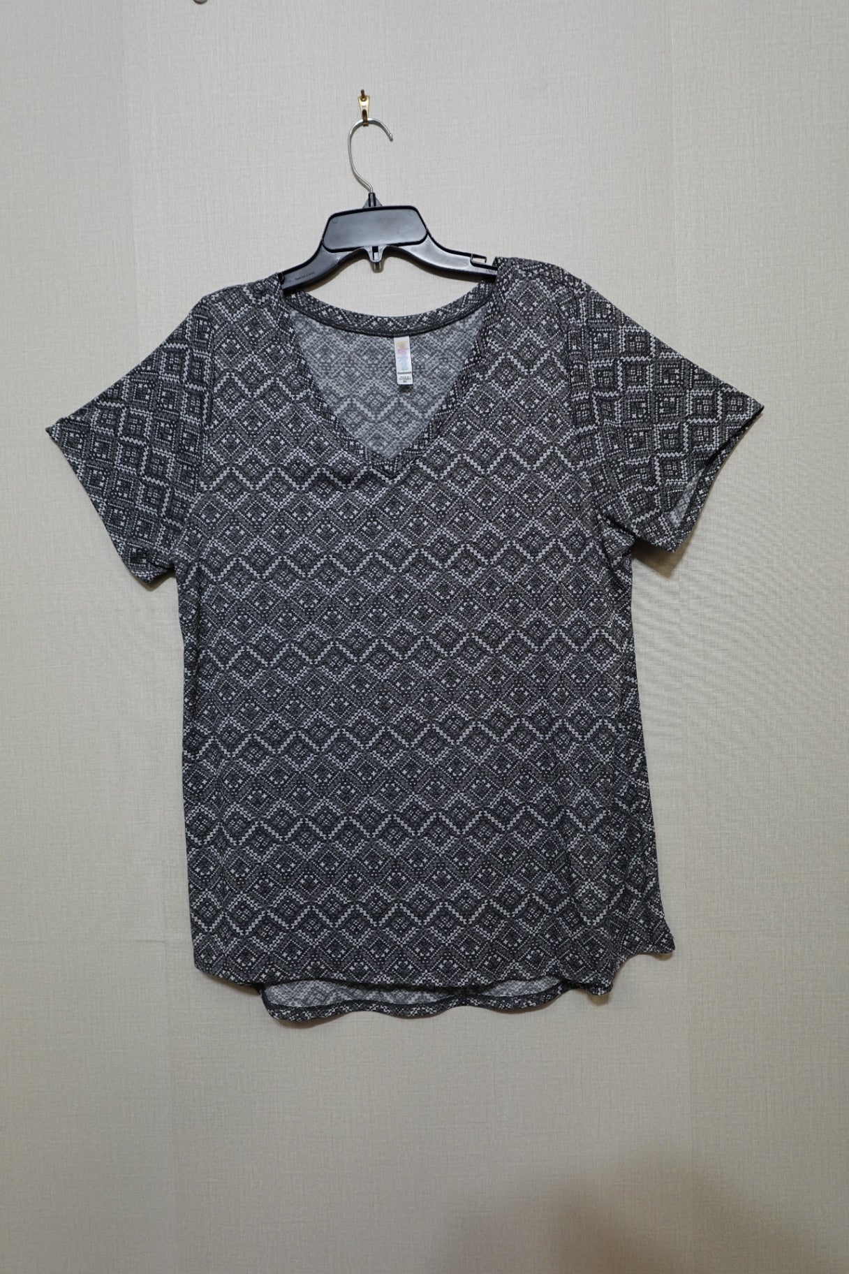 Lularoe, Shorts Sleeve top , Size XL