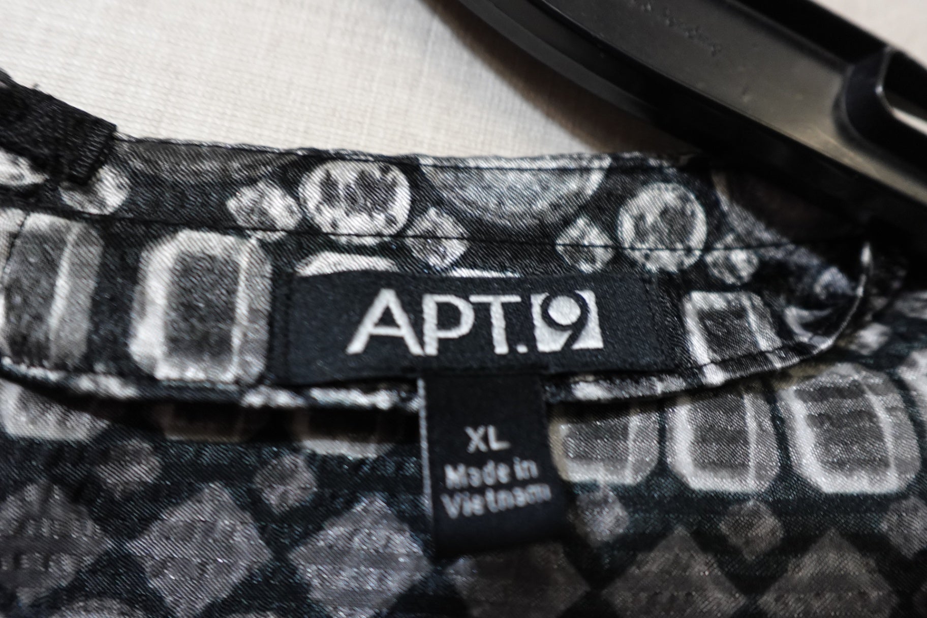 Apt. 9, Sleeveless Top w/ belt, Size Xl