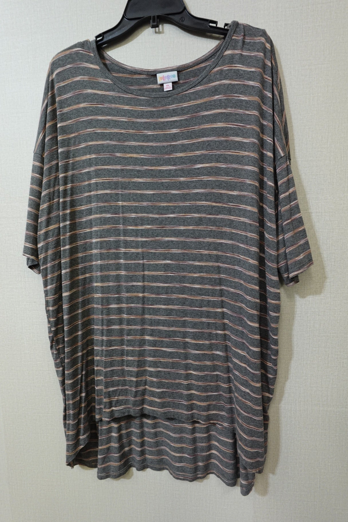 Lularoe, Shorts Sleeve top , Size XL